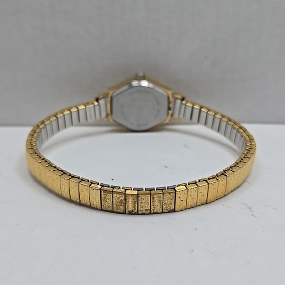 Womens Dufonte By Lucien Piccard Watch Gold Tone Diamond Stainless New Battery - Picture 7 of 10